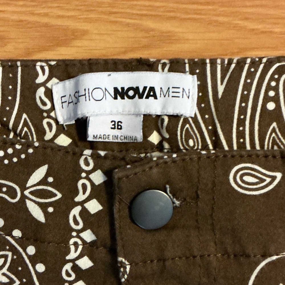 Fashion Nova Brown Paisley Men Jeans - Picture 2 of 7
